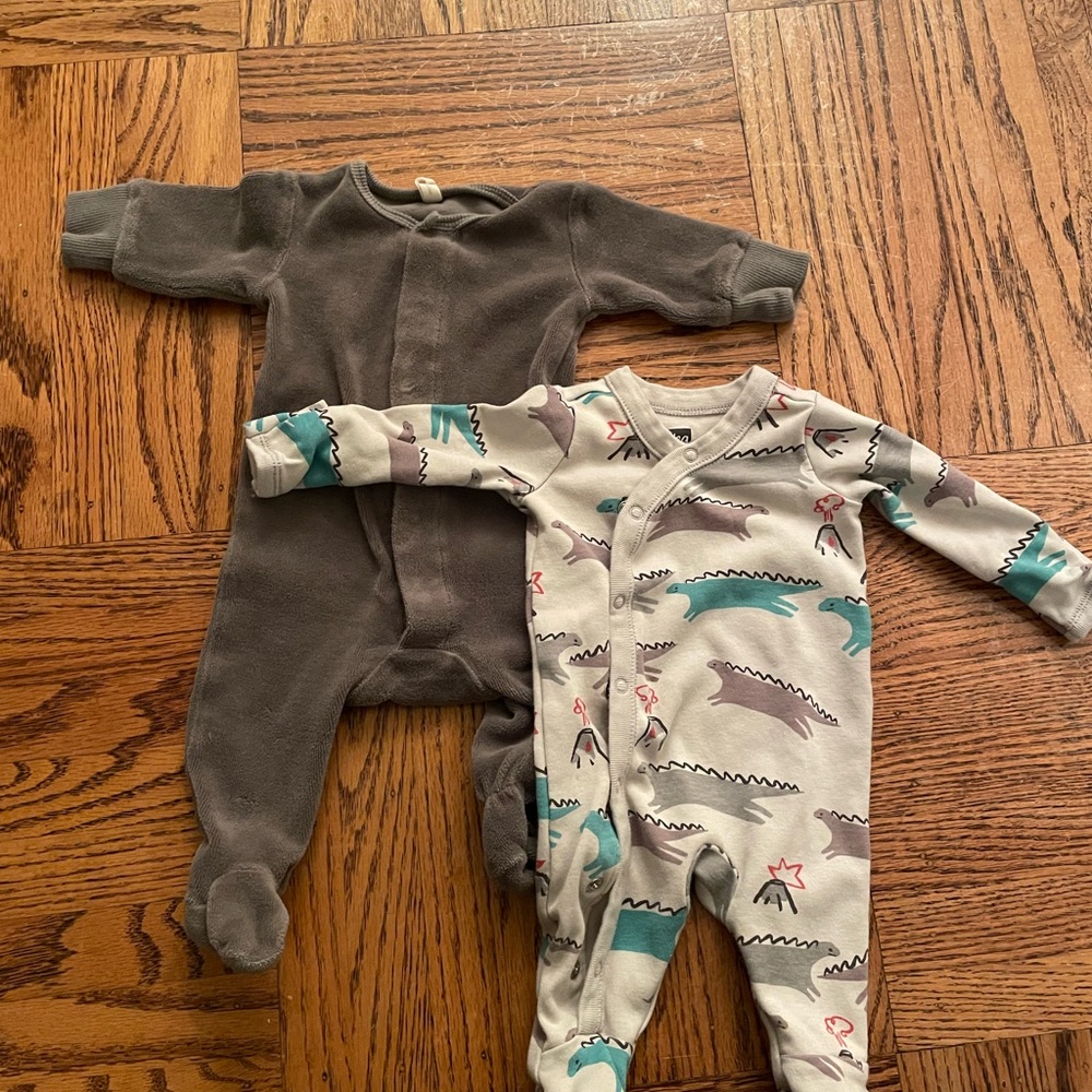 Quincy Mae and Tea Collection Newborn Sleepers Footies
